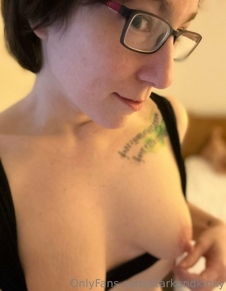 Photo nue de fuite OnlyFans de Starkandkinky