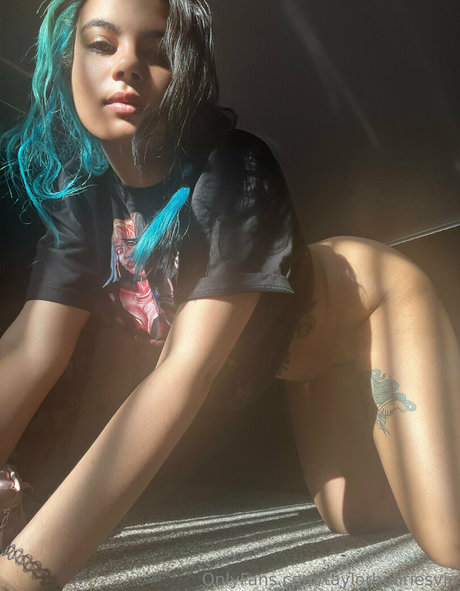 Photo nue de fuite OnlyFans de Taylorhenries