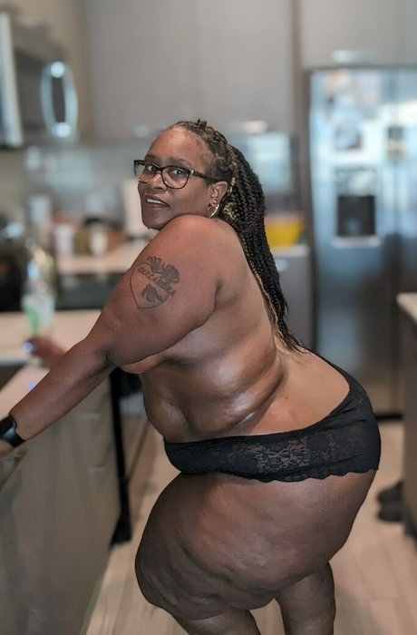 Photo nue de fuite OnlyFans de Msthickerthan