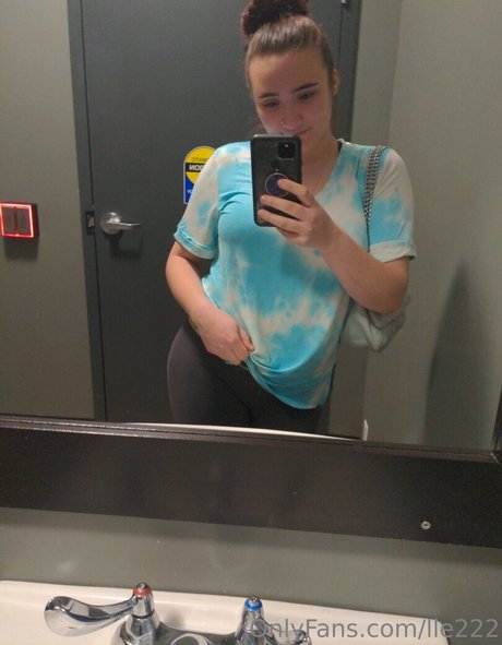 Photo nue de fuite OnlyFans de Lle222