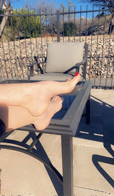 Footplaywithsavanna