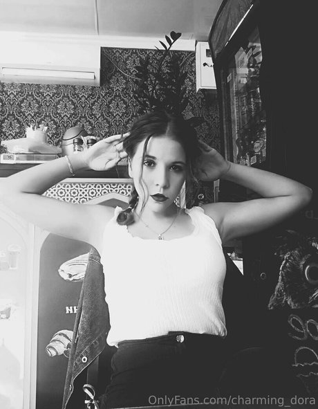 Photo nue de fuite OnlyFans de Charmingdora