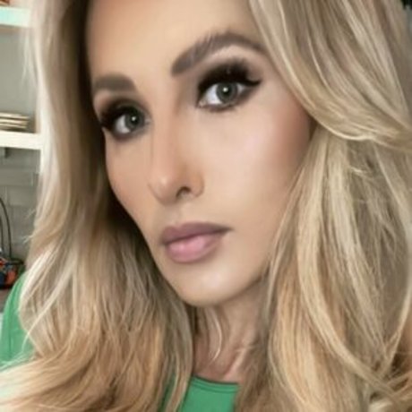 Photo nue de fuite OnlyFans de Tomi Lahren