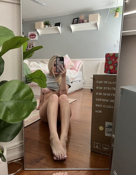 Photo nue de fuite OnlyFans de Bella Dendel