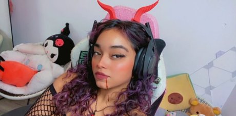 Photo nue de fuite OnlyFans de Hxrnysuccubus