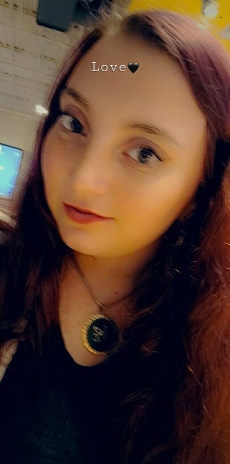 Sarahyournaughtygirl69