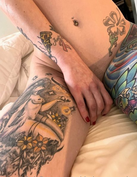 Photo nue de fuite OnlyFans de Spiderinyourgarden