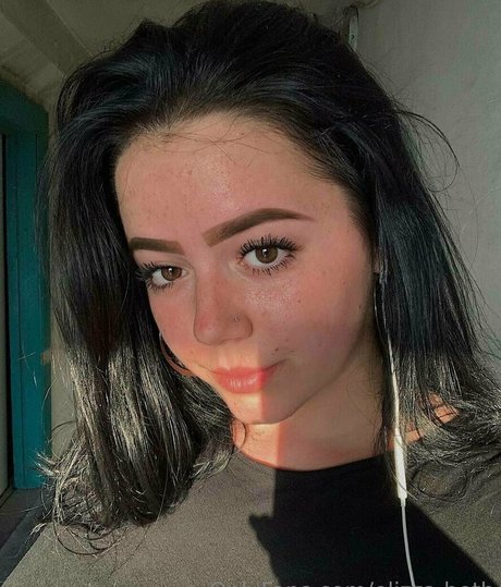 Photo nue de fuite OnlyFans de Elizzabeth