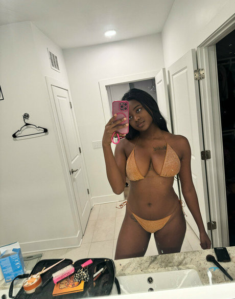 Photo nue de fuite OnlyFans de Sheena Marie