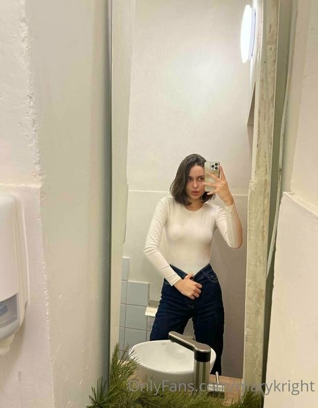 Photo nue de fuite OnlyFans de Maryloveeeefree