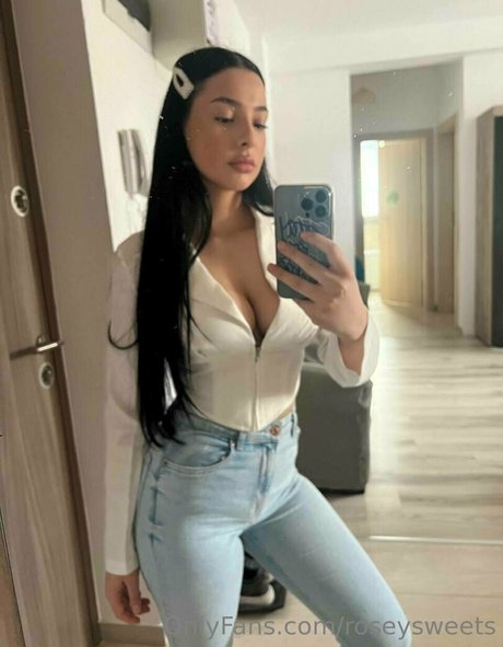 Photo nue de fuite OnlyFans de Roseysweets