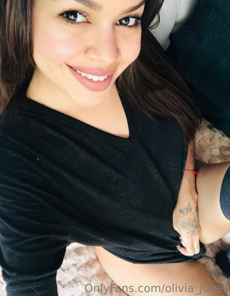 Photo nue de fuite OnlyFans de Oliviajones2