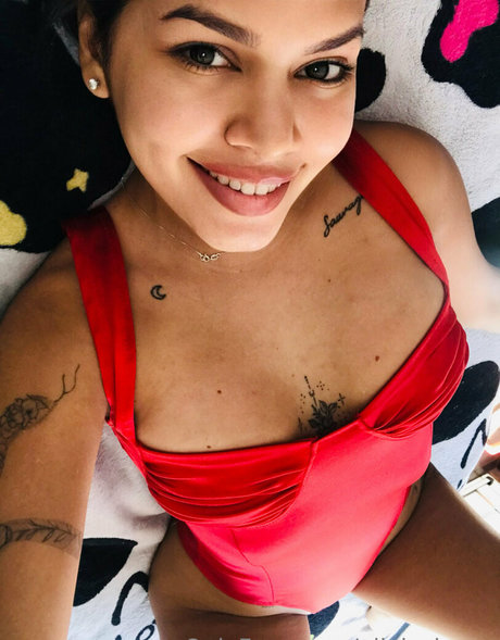 Oliviajones2