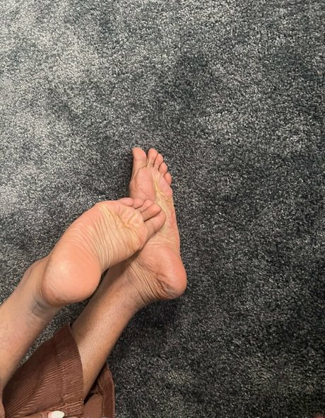 Chocolatefeetbabe