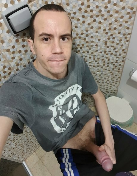 Photo nue de fuite OnlyFans de Rnt23cm