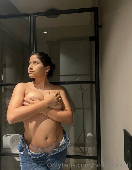 Photo nue de fuite OnlyFans de Suuuuuki