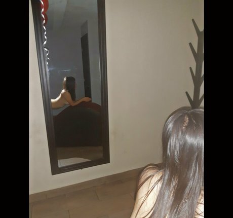 Photo nue de fuite OnlyFans de Candy Kath
