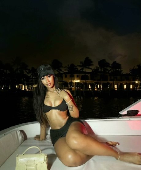 Thatgirlneya