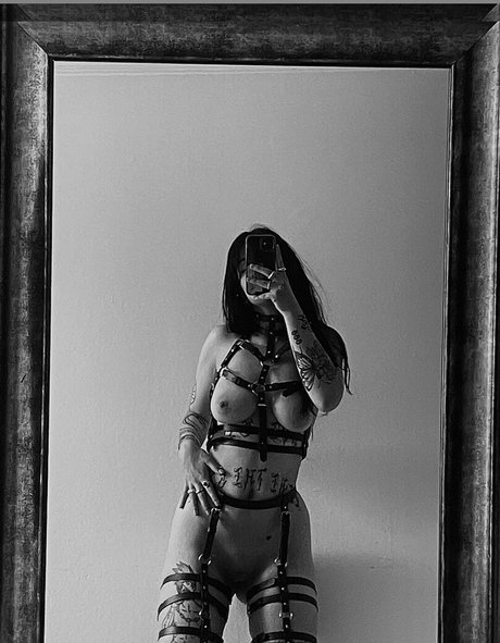 Photo nue de fuite OnlyFans de Ziyamoranowoskjij