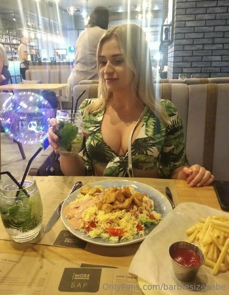 Photo nue de fuite OnlyFans de Barbiesizebabe