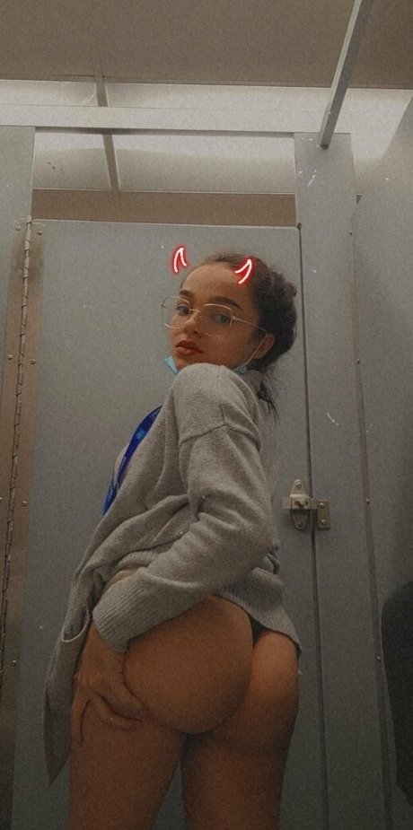 Photo nue de fuite OnlyFans de Lallypop18
