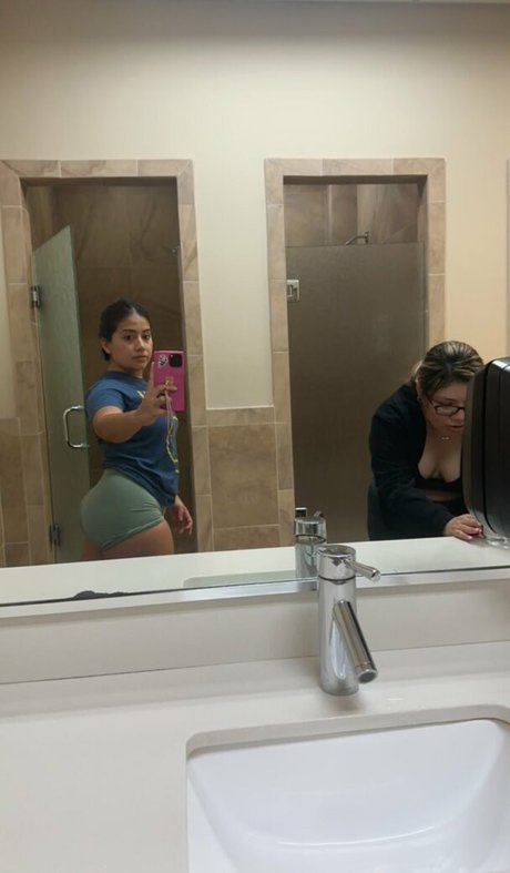 Photo nue de fuite OnlyFans de Gabrielamhdzz