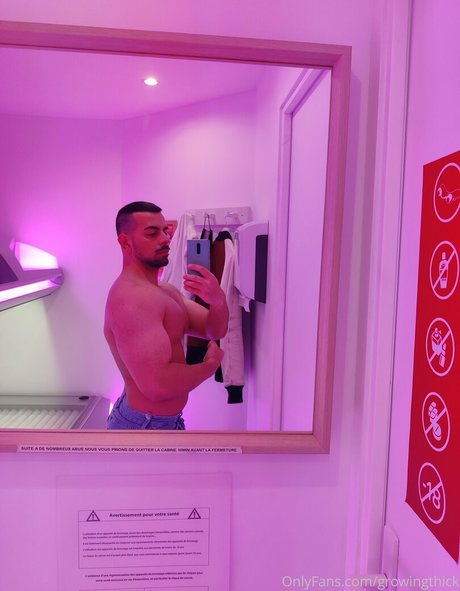 Photo nue de fuite OnlyFans de Growingthick