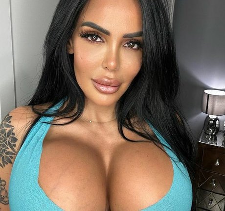 Photo nue de fuite OnlyFans de Holly James