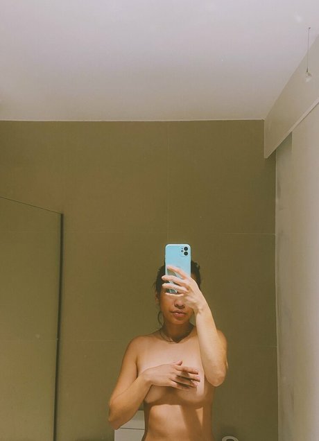 Photo nue de fuite OnlyFans de Mavialvc