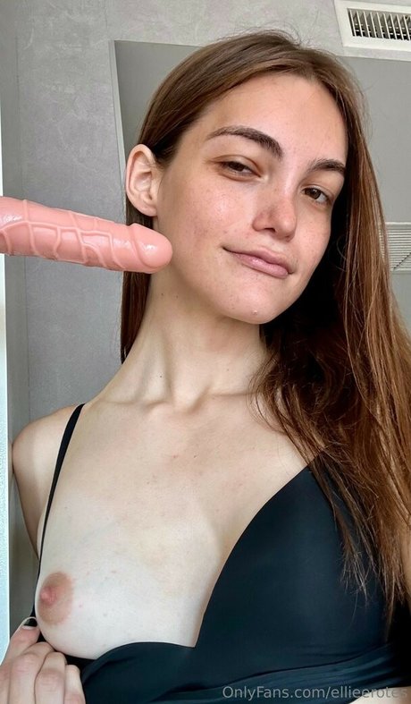 Photo nue de fuite OnlyFans de Ellieerotes