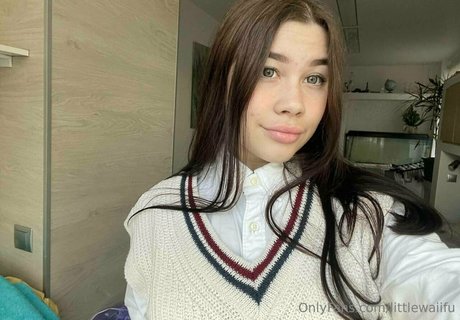 Photo nue de fuite OnlyFans de Littlewaiifu