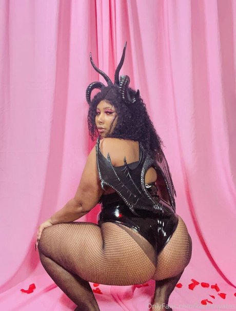 Photo nue de fuite OnlyFans de Karminyates