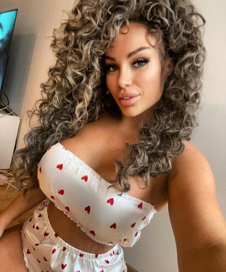 Curlyquennn