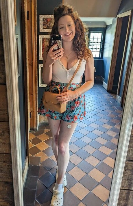 Photo nue de fuite OnlyFans de Emmagraceguitar