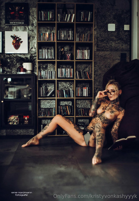 Photo nue de fuite OnlyFans de Kristy Von Kashyyyk