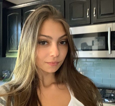 Photo nue de fuite OnlyFans de Elena Lukin