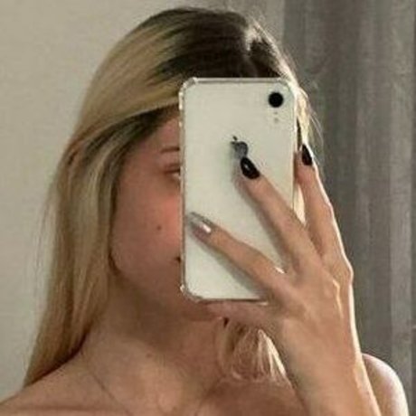 Photo nue de fuite OnlyFans de Evyvieiraoficial