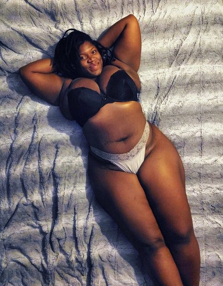 Photo nue de fuite OnlyFans de Marvelouslythiq