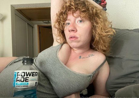 Photo nue de fuite OnlyFans de Nerdyxcurvyxdirty
