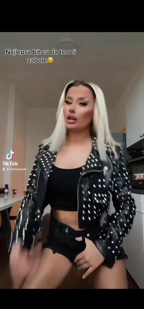 Photo nue de fuite OnlyFans de Viki Mitrovic