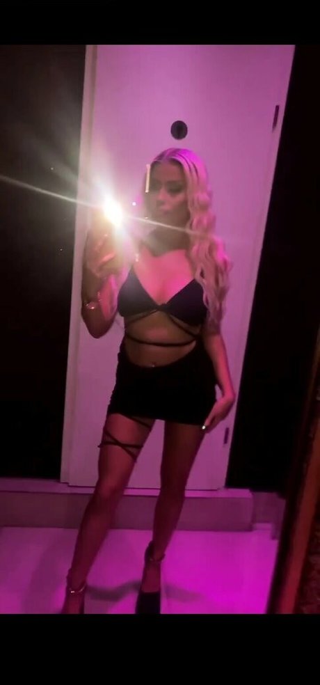 Photo nue de fuite OnlyFans de Viki Mitrovic