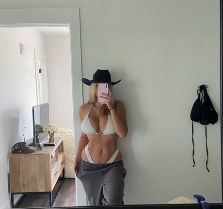 Photo nue de fuite OnlyFans de Abbey Wilson
