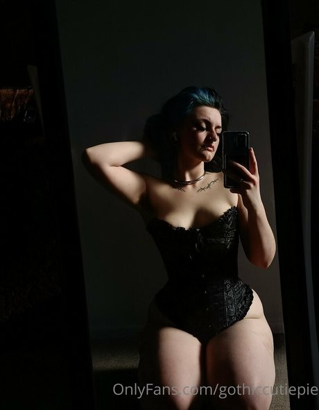 Photo nue de fuite OnlyFans de Gothiccutiepie