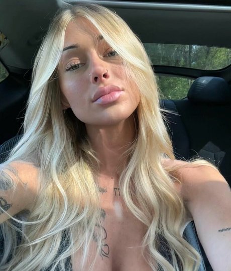 Photo nue de fuite OnlyFans de Ryrenee