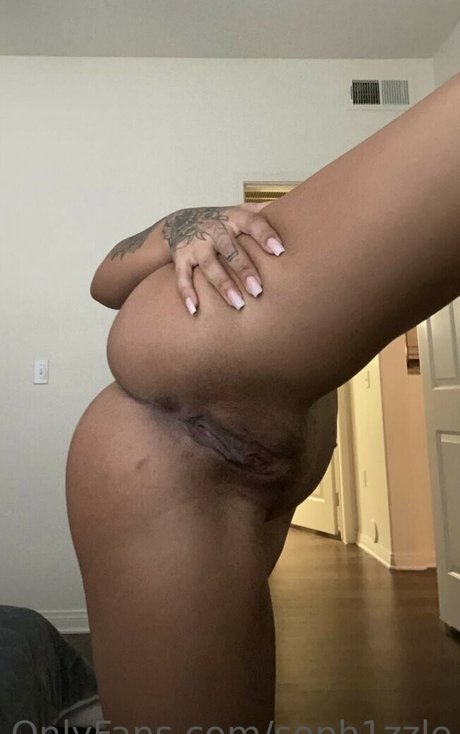 Photo nue de fuite OnlyFans de Soph1zzle