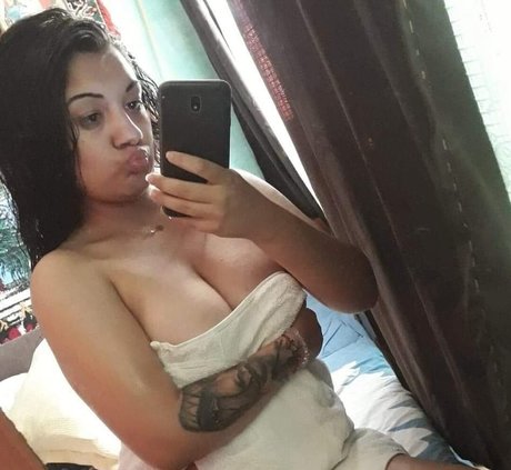 Photo nue de fuite OnlyFans de Ionela Madalina