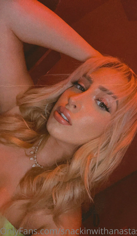 Photo nue de fuite OnlyFans de Snackinwithanastasia