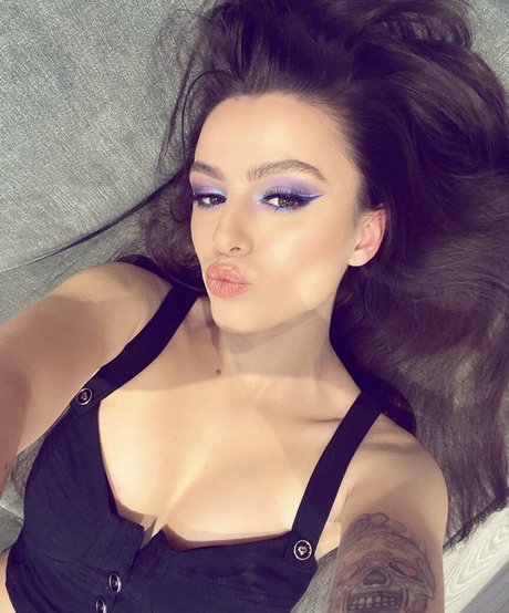 Photo nue de fuite OnlyFans de Cher Lloyd