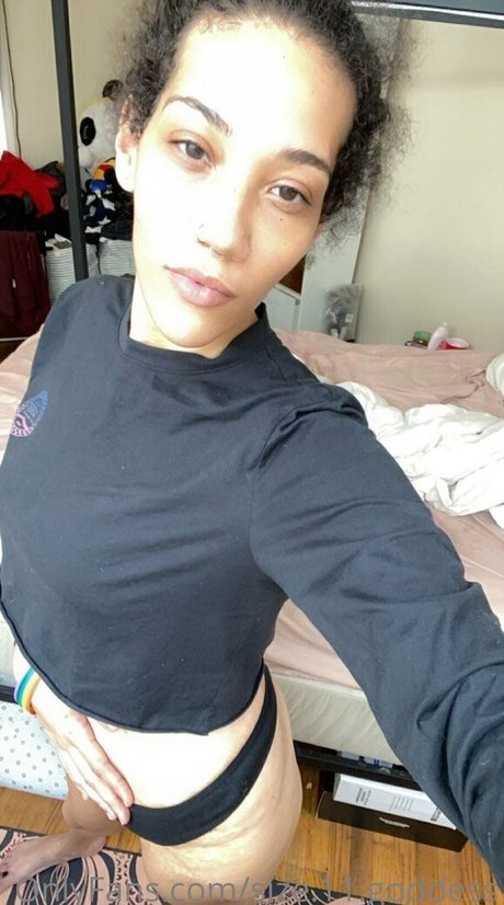 Photo nue de fuite OnlyFans de Size11goddess
