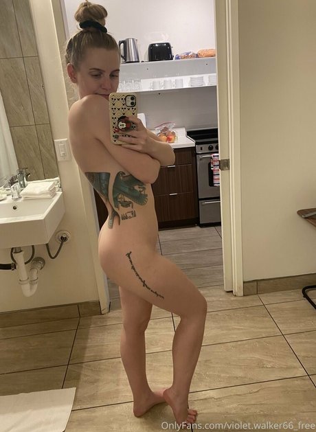 Photo nue de fuite OnlyFans de Violetwalker66